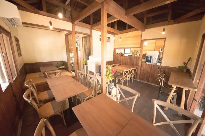 飲食店・宿泊施設の接客・清掃・調理補助・雑務