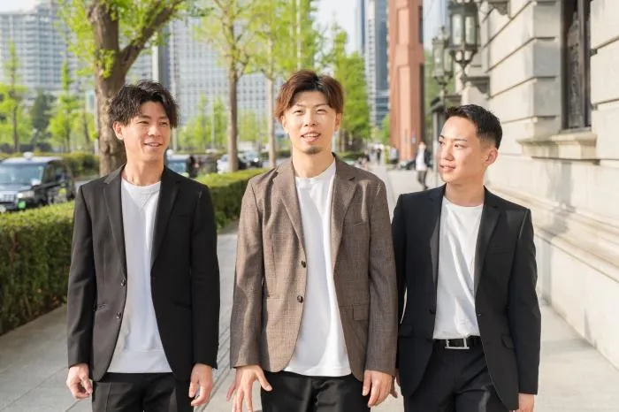 販売促進・PR／未経験歓迎／月給30万円／賞与4回／定時退社