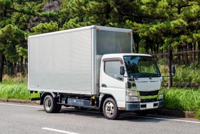 【急募】岡山県倉敷市／2tルート配送ドライバー［一般派遣・経