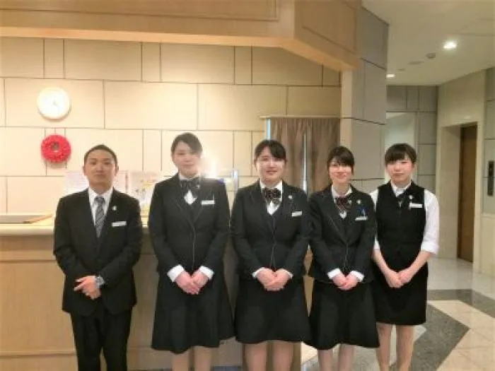 ホテルレストランスタッフ