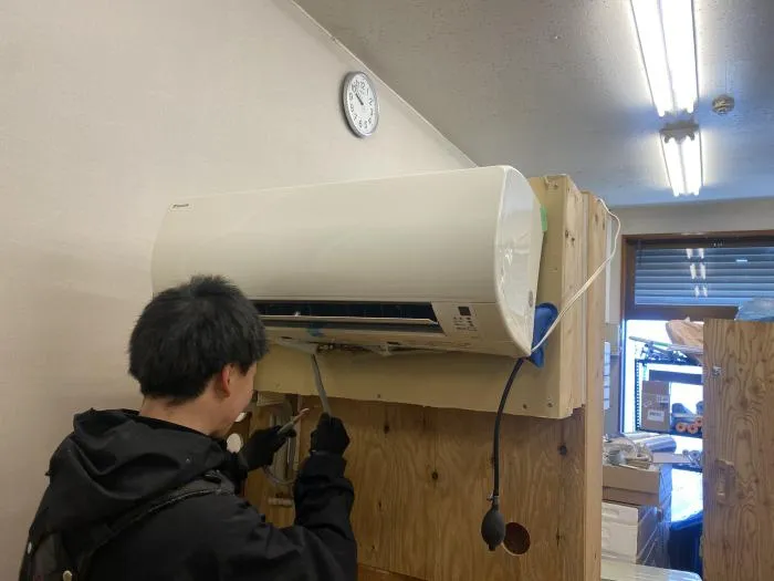 未経験者歓迎！電気設備工事・エアコン工事スタッフ募集