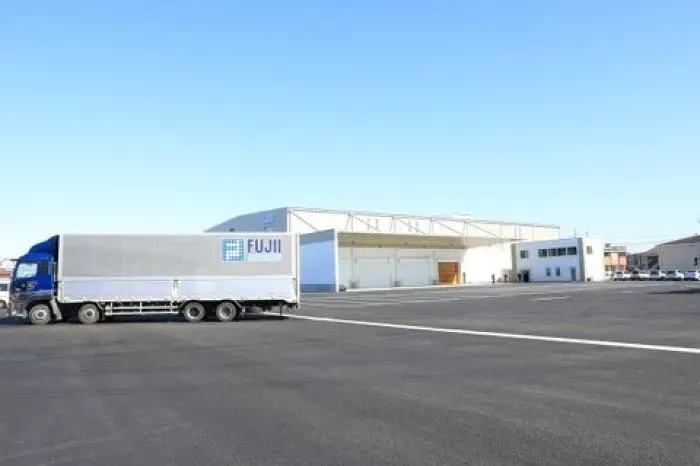 中途 	4トントラックドライバー【要資格】