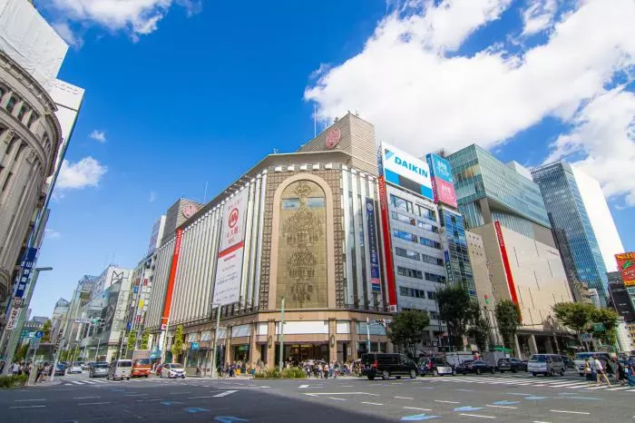 日本橋三越の夜間清掃